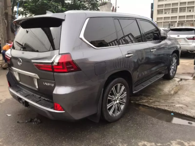 Lexus LX - 2016