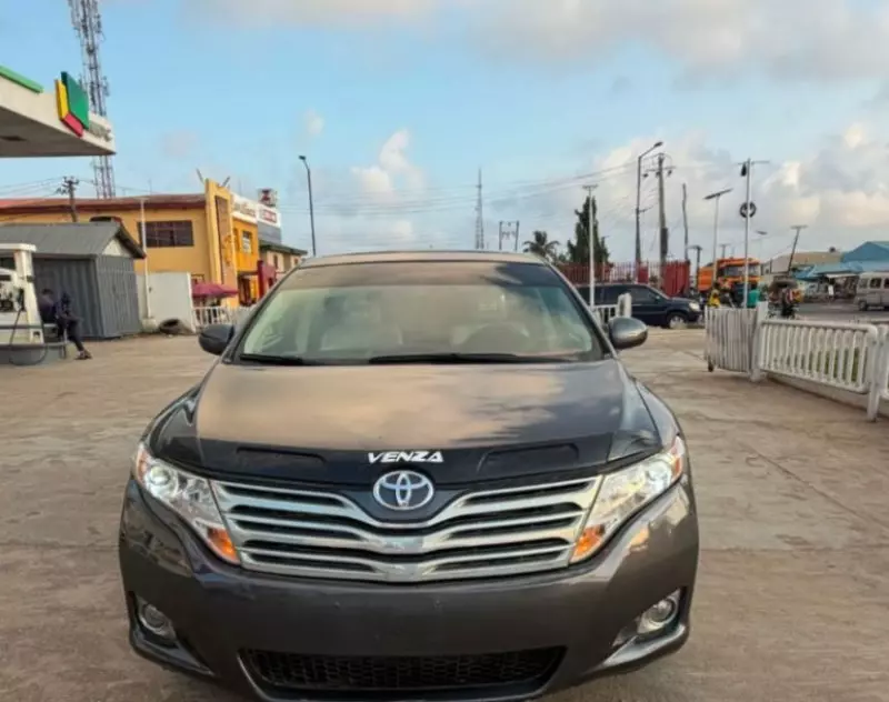 TOYOTA Venza - 2010