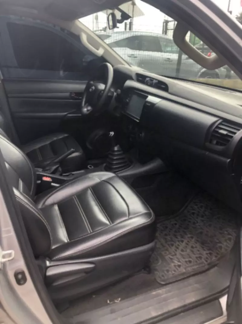 Toyota Hilux    - 2021