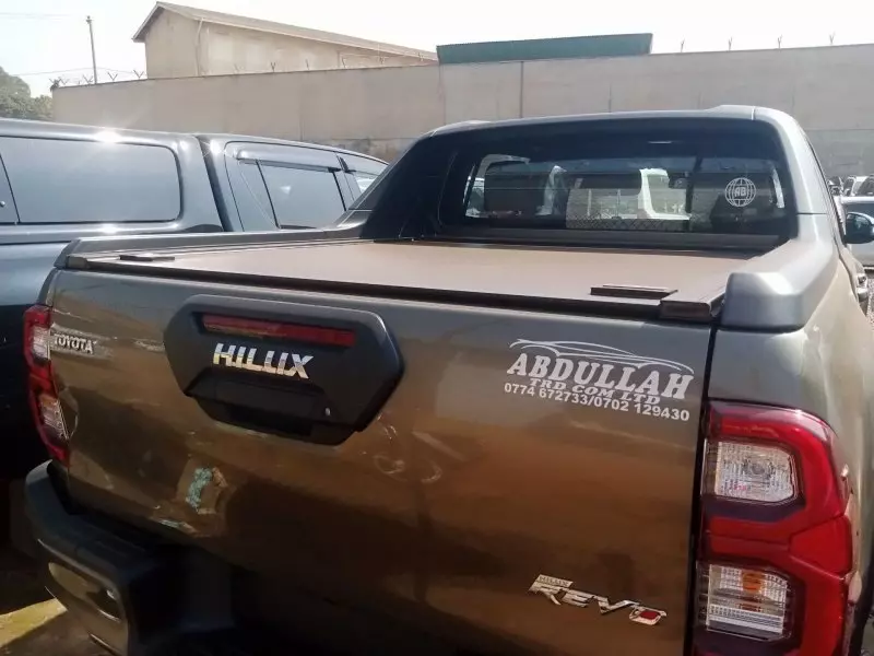 Toyota Hilux   - 2025