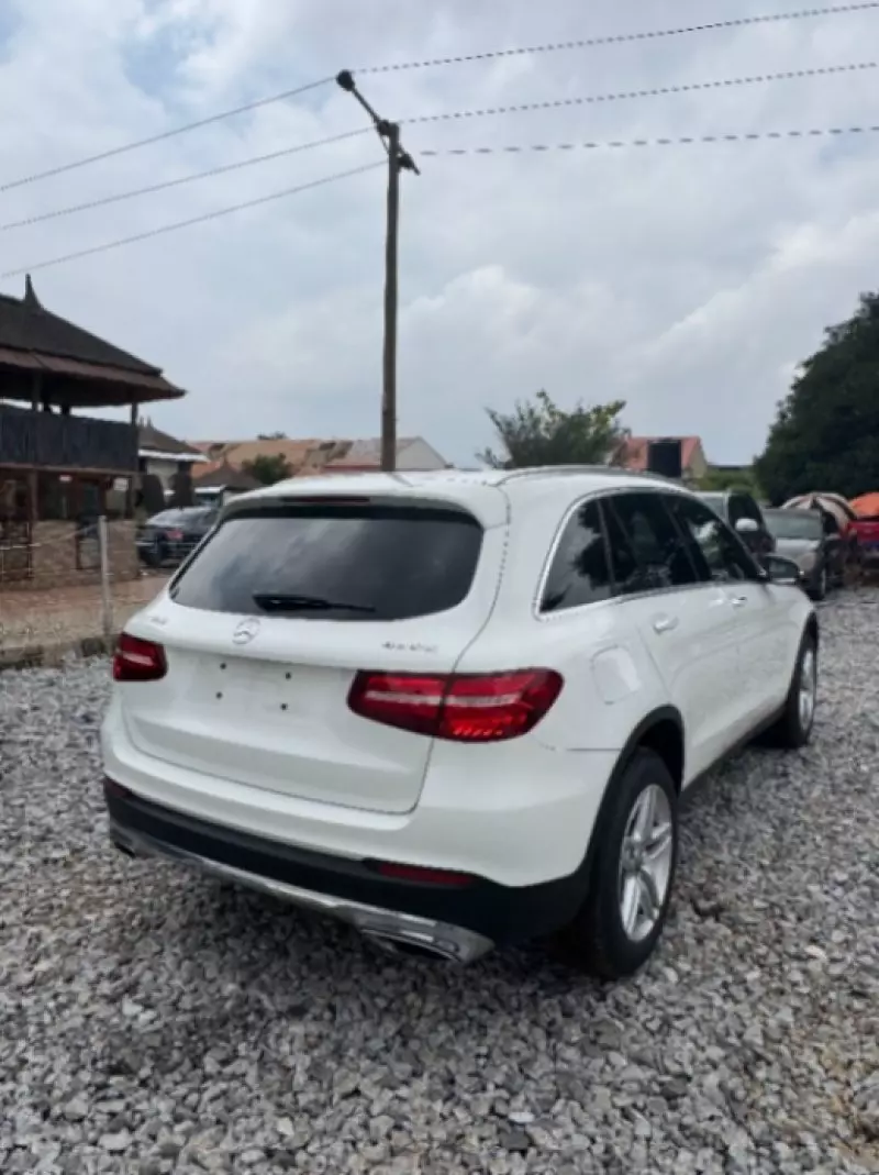 Mercedes-Benz GLC 300   - 2015