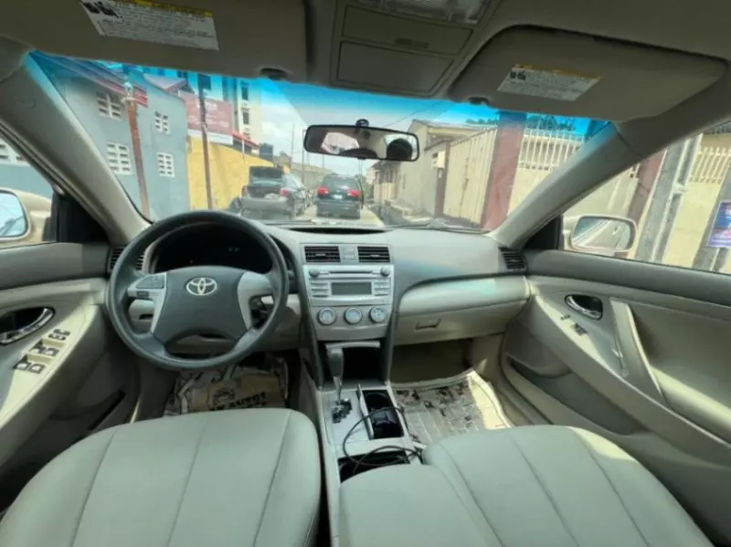 Toyota Camry - 2011