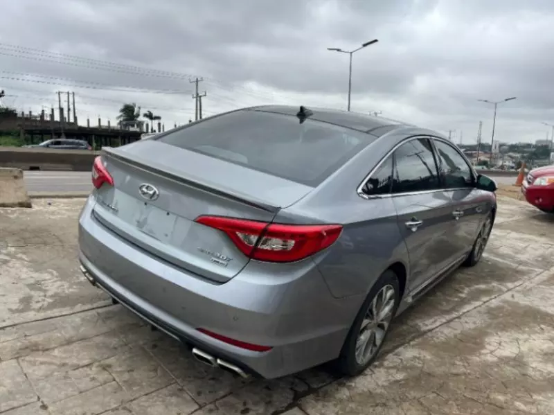 Hyundai Sonata - 2015