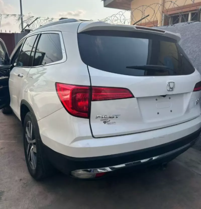 Honda Pilot   - 2017