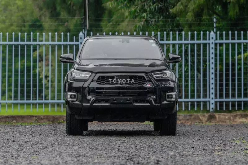 TOYOTA Hilux   - 2022
