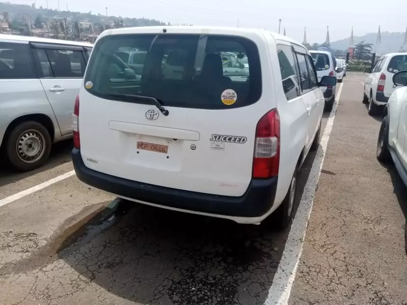 Toyota Succeed    - 2017