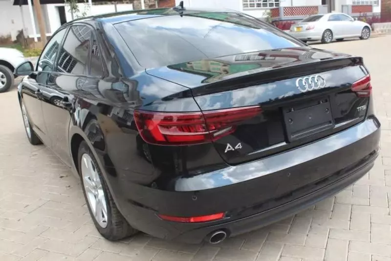 Audi A4   - 2017