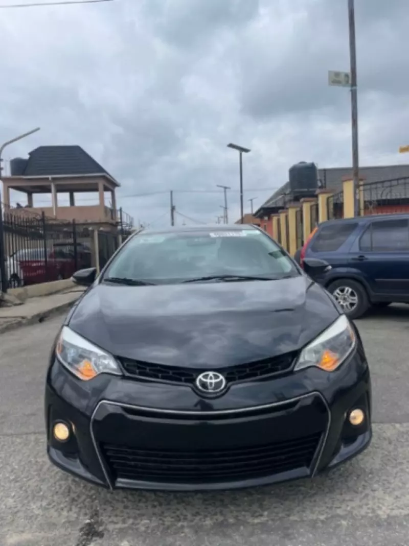 Toyota Corolla   - 2013