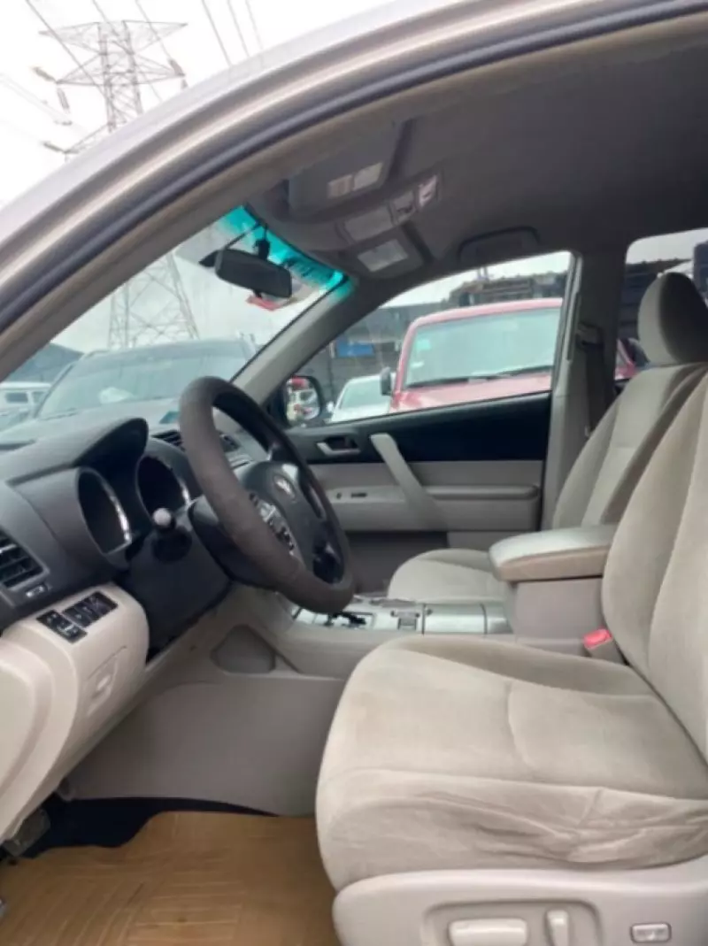 TOYOTA Highlander   - 2012