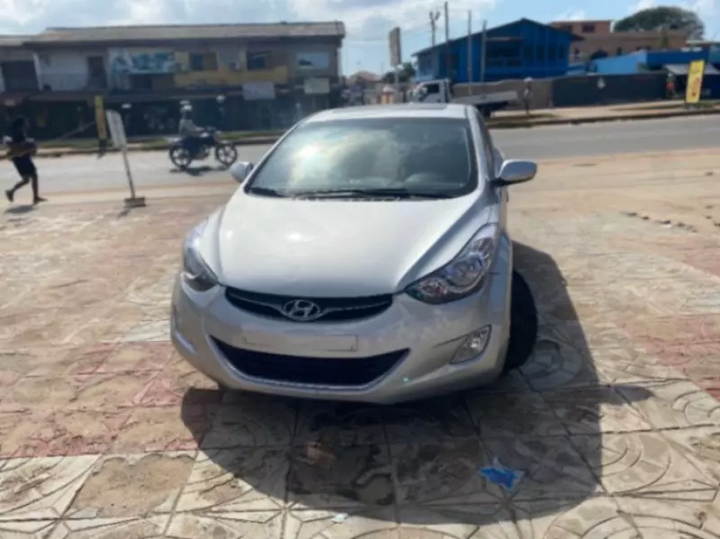 Hyundai Elantra   - 2015
