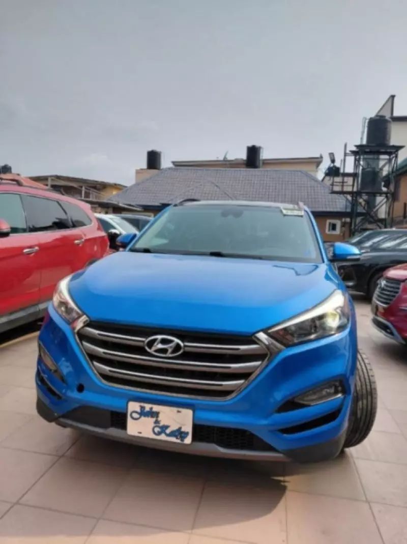 Hyundai Tucson   - 2016