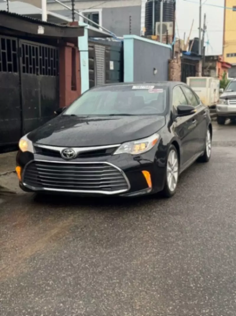 Toyota Avalon   - 2013