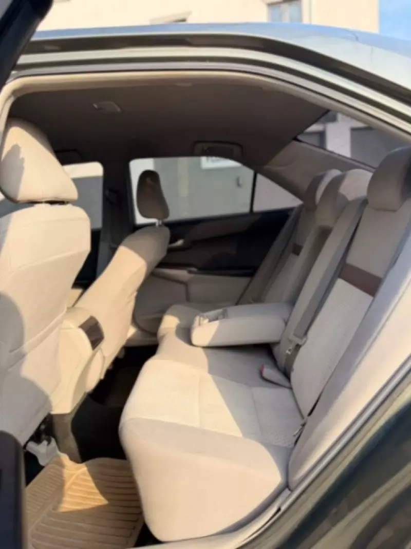 Toyota Camry   - 2012
