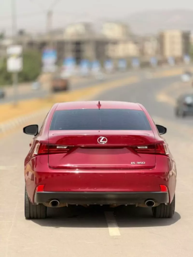 Lexus IS   - 2014
