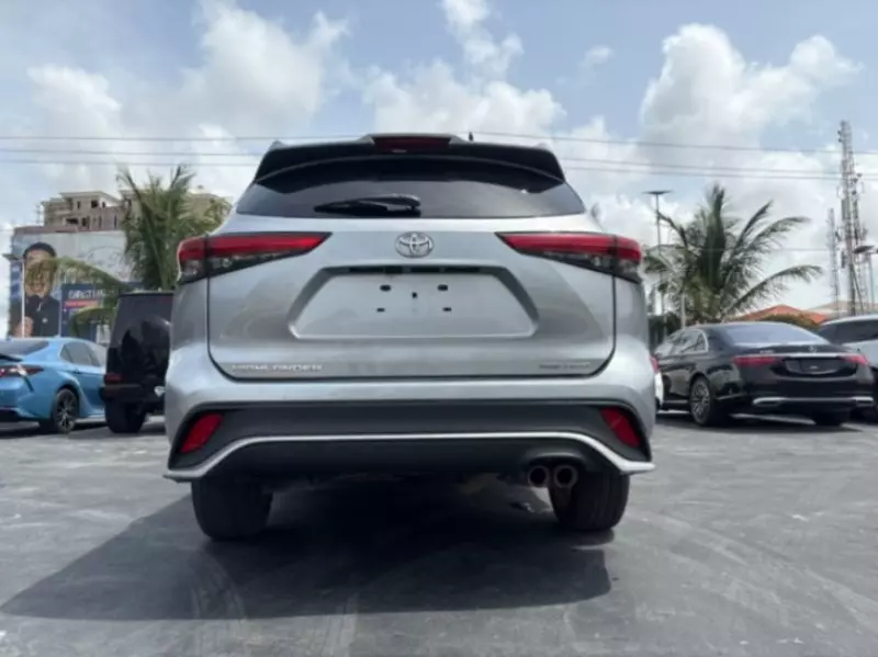 TOYOTA Highlander   - 2021