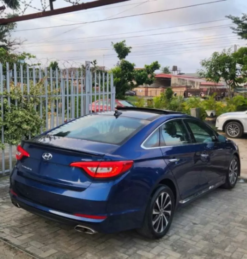 Hyundai Sonata   - 2015