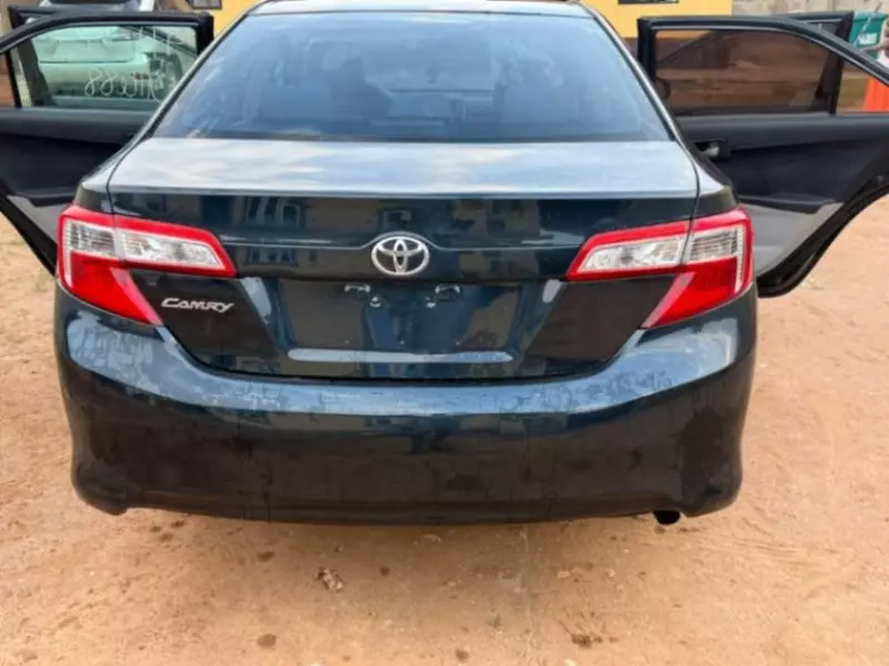 Toyota Camry   - 2013