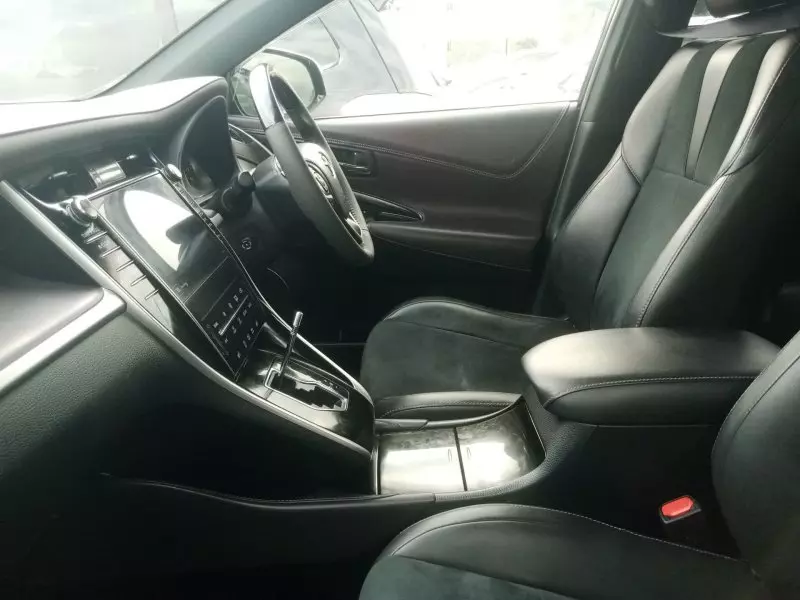 Toyota Harrier   - 2016
