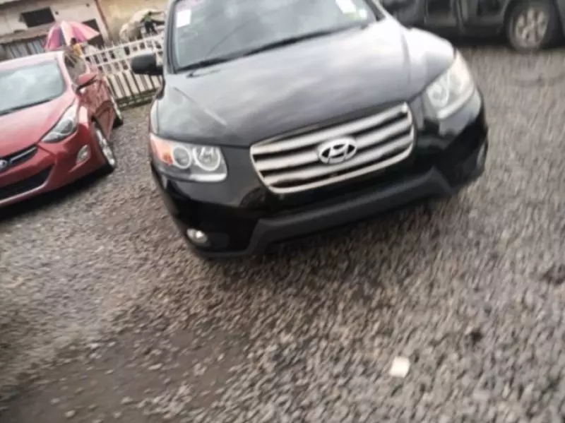 Hyundai Santa Fe   - 2012