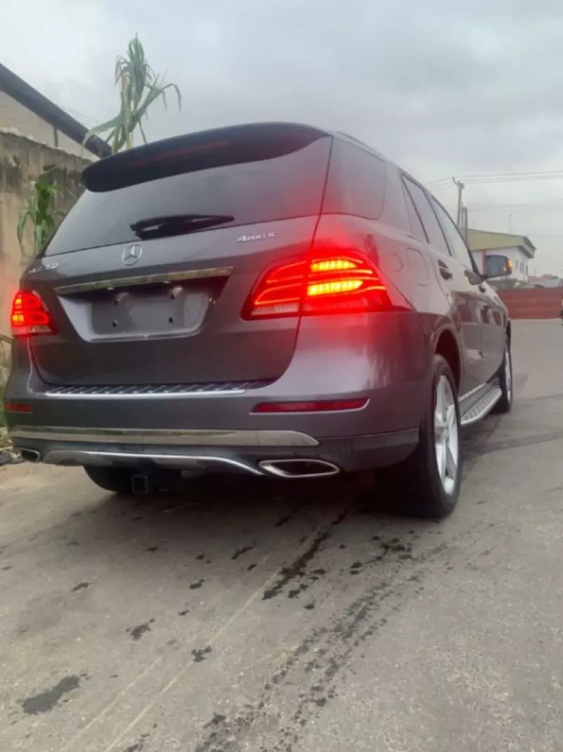 Mercedes-Benz GLE-Class   - 2017