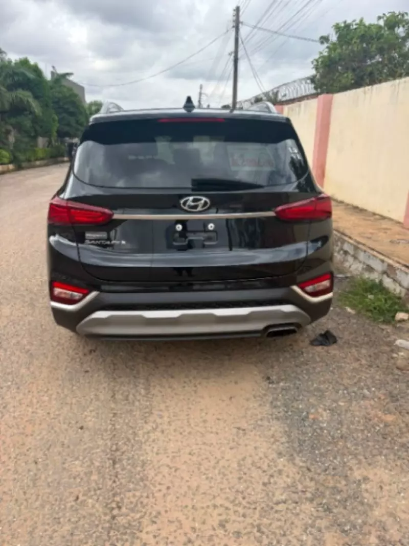 Hyundai Santa Fe - 2020
