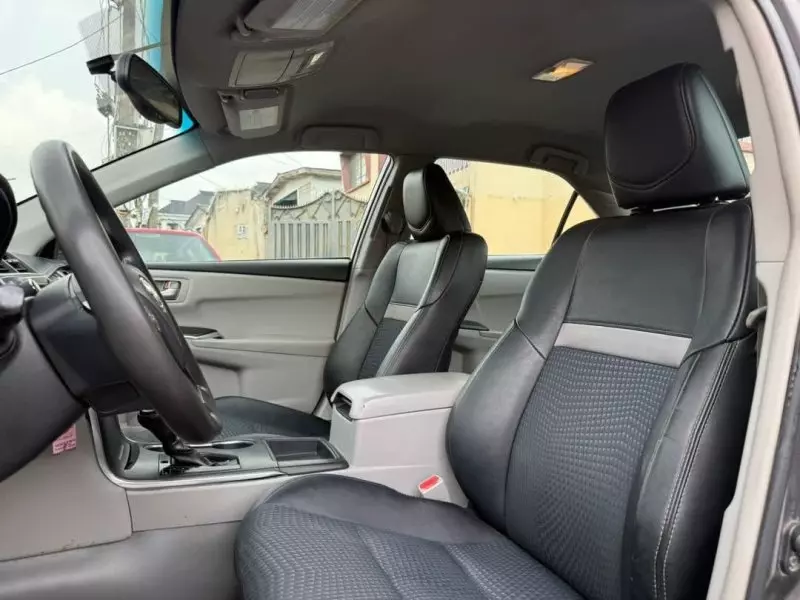Toyota Camry   - 2016