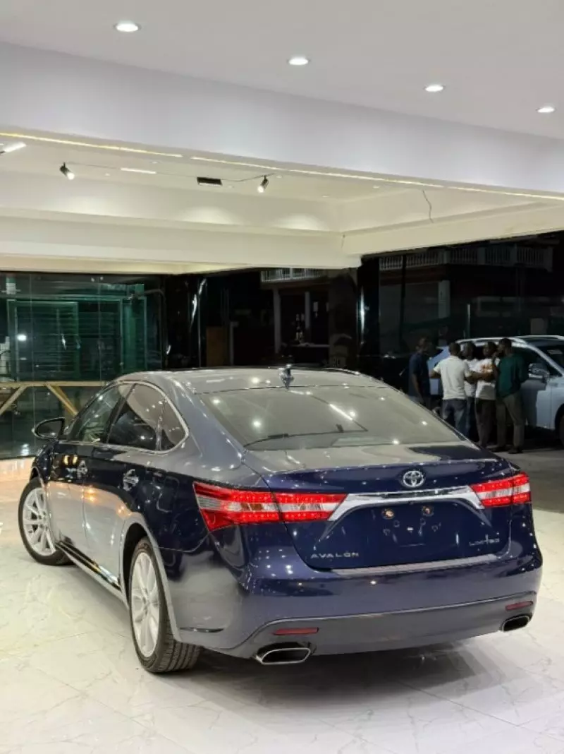 Toyota Avalon   - 2014