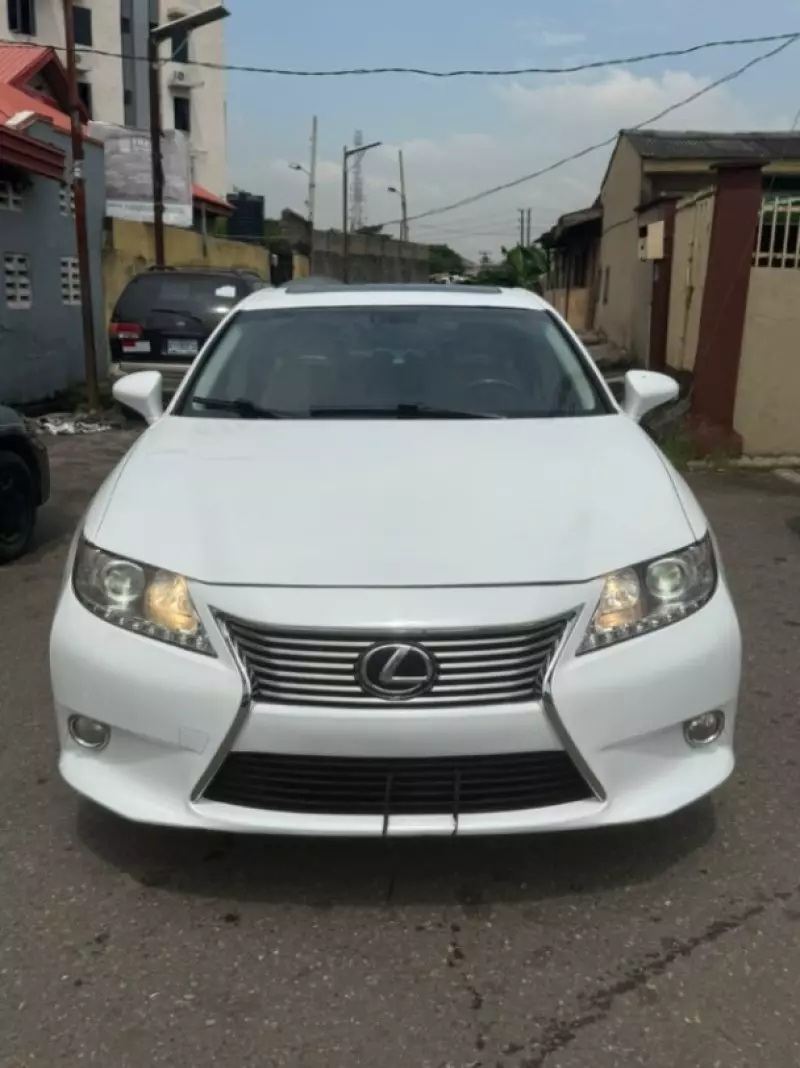 Lexus ES   - 2013