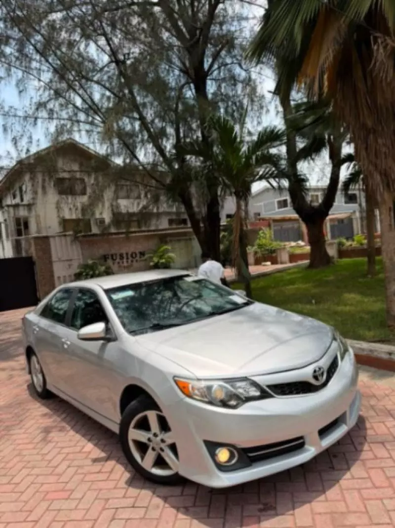 TOYOTA Camry   - 2012