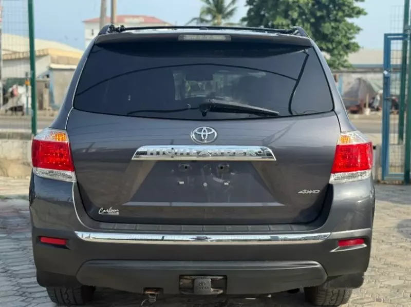 TOYOTA Highlander   - 2012
