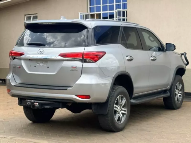 TOYOTA Fortuner   - 2019
