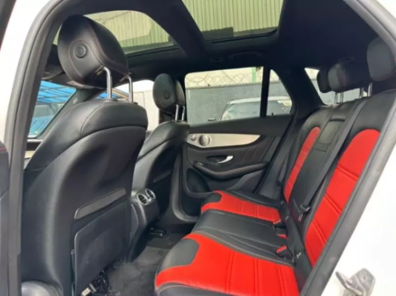Mercedes-Benz GLC 300   - 2019