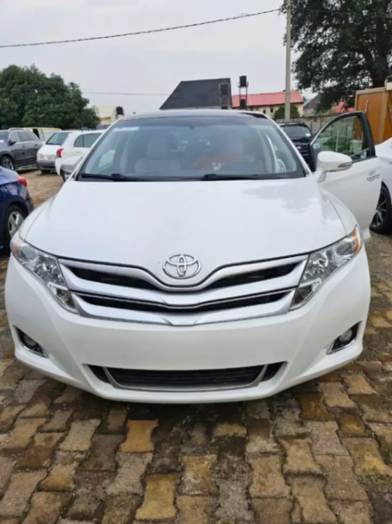 Toyota Venza   - 2013