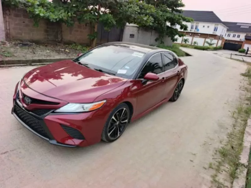 Toyota Camry   - 2018