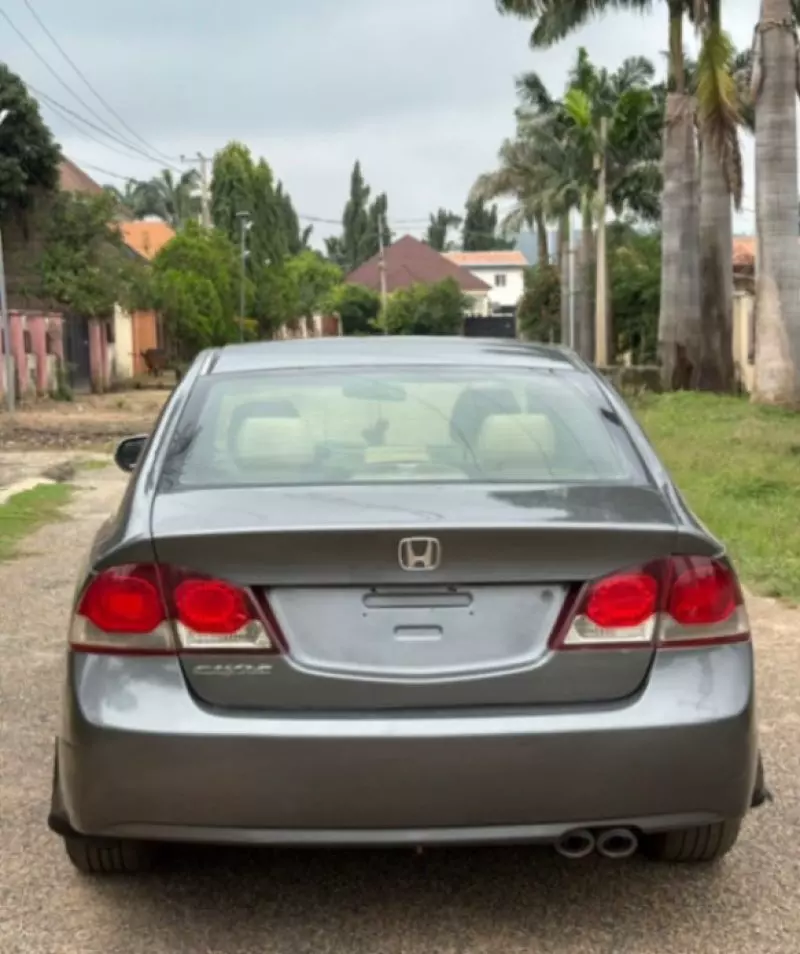 Honda Civic   - 2009