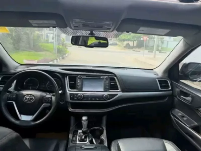 Toyota Highlander   - 2013