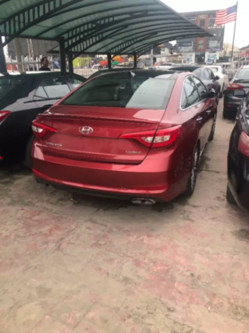 Hyundai Sonata   - 2015