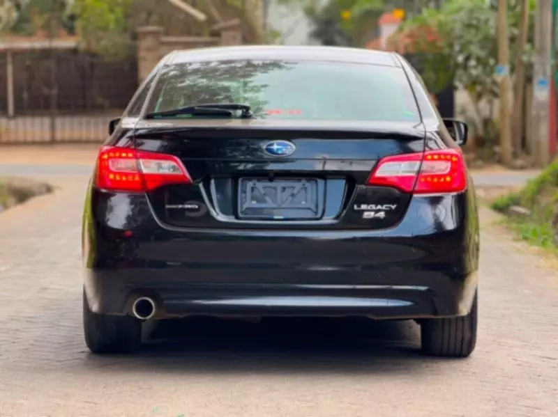 Subaru Legacy   - 2017