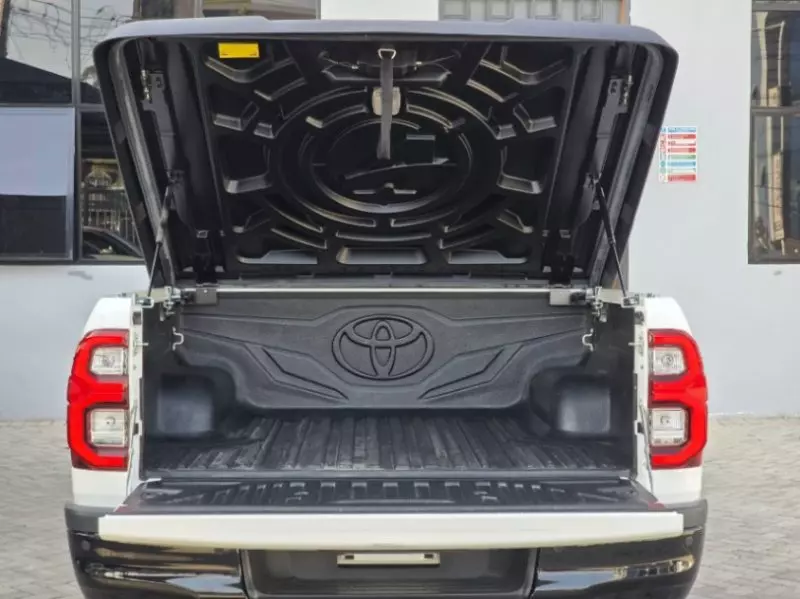 TOYOTA Hilux - 2022