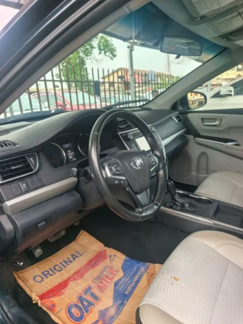 Toyota Camry - 2016