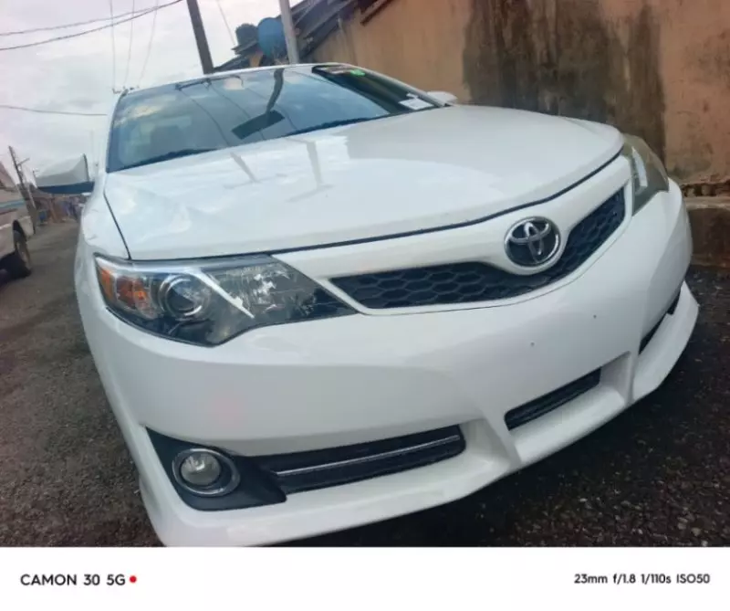 Toyota Camry   - 2013
