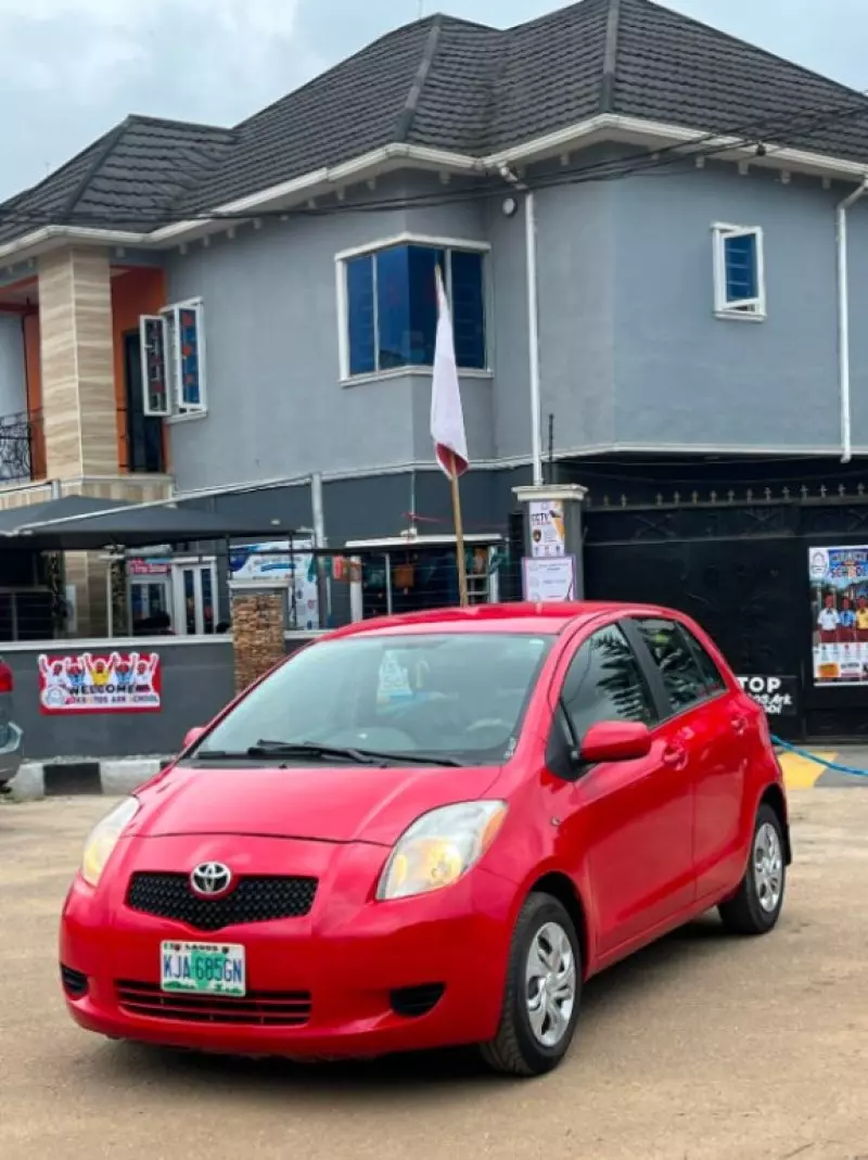 TOYOTA Yaris - 2007