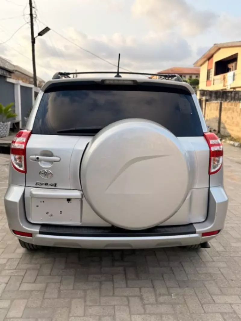 Toyota RAV 4 - 2012
