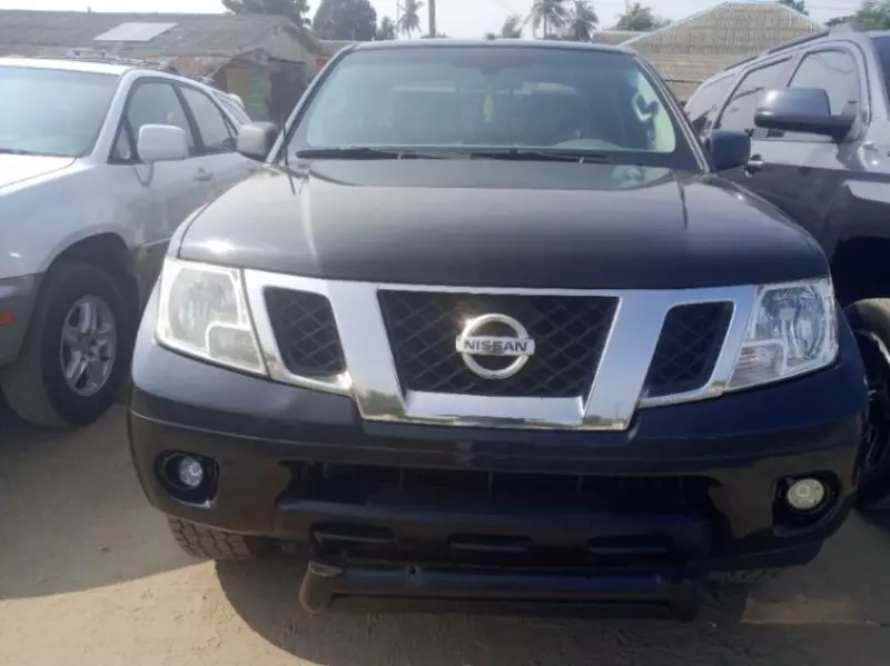 Nissan Frontier   - 2017
