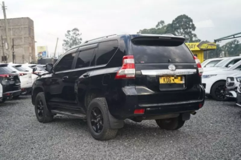 Toyota Landcruiser   - 2015