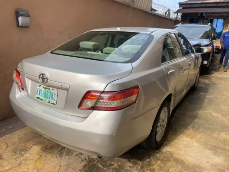 TOYOTA Camry   - 2010