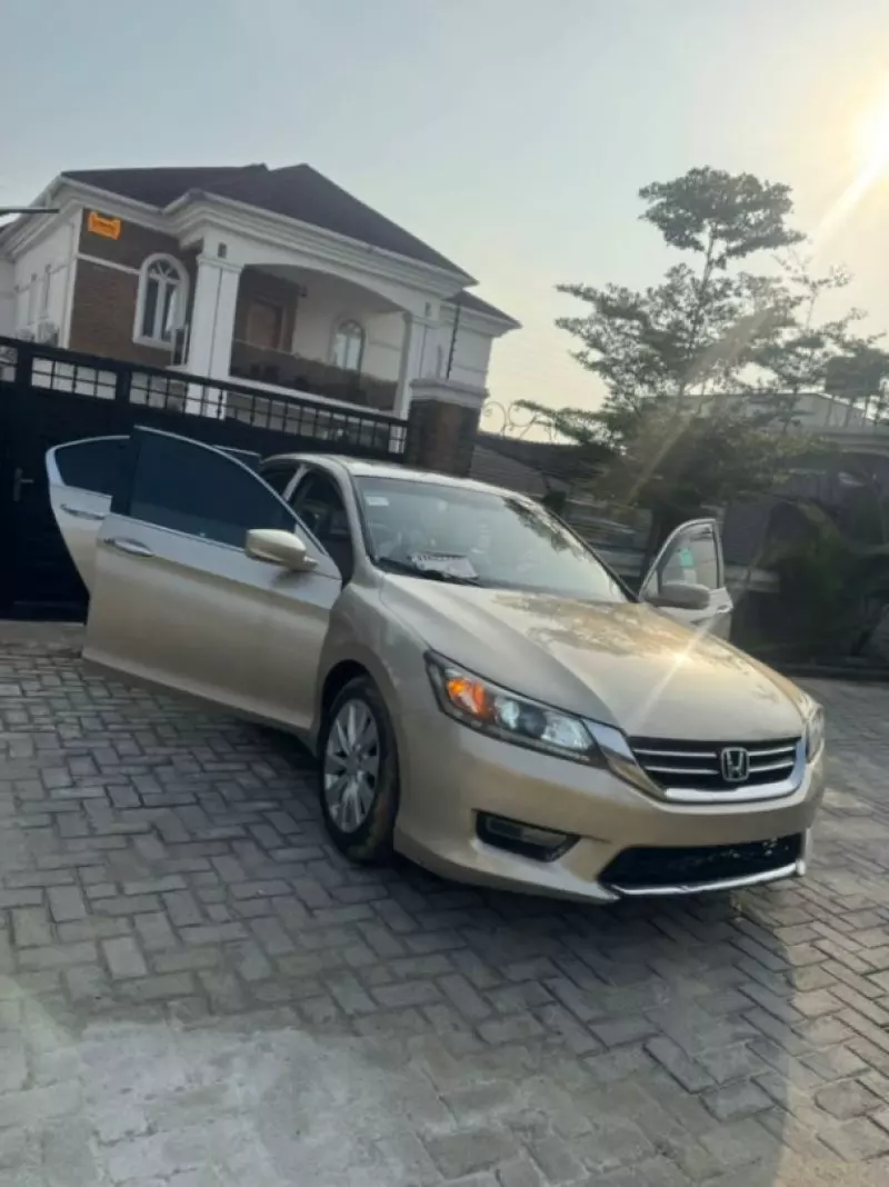 Honda Accord   - 2015