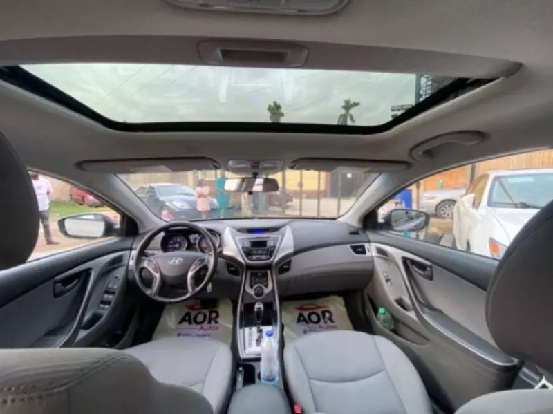 Hyundai Elantra   - 2013