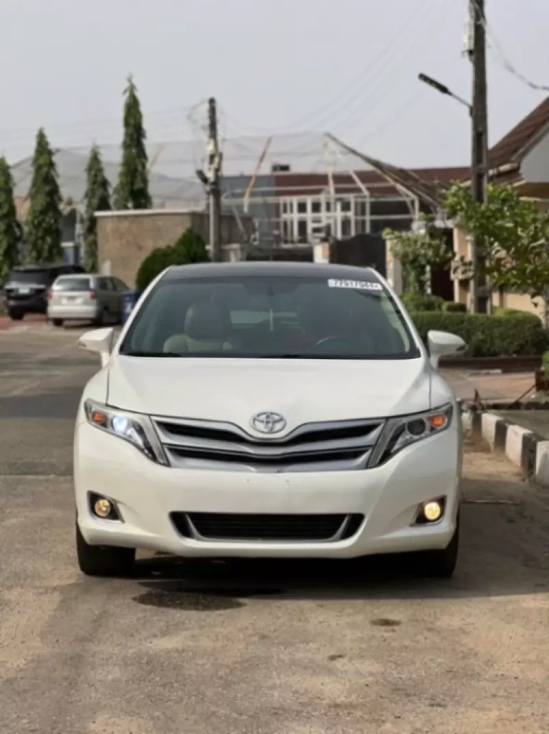 Toyota Venza   - 2013