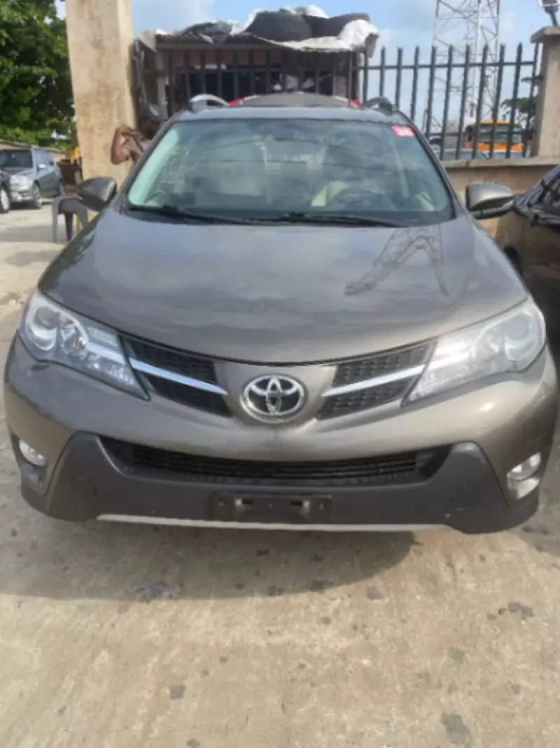 Toyota RAV4 - 2013